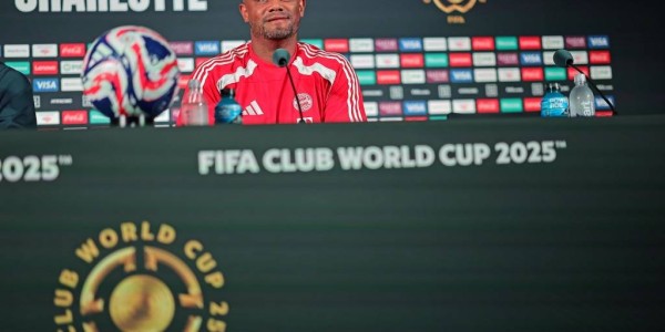 德甲球队拜仁慕尼黑主教练出席世俱杯赛前发布会
        
    德甲球队拜仁慕尼黑主教练出席世俱杯赛前发布会