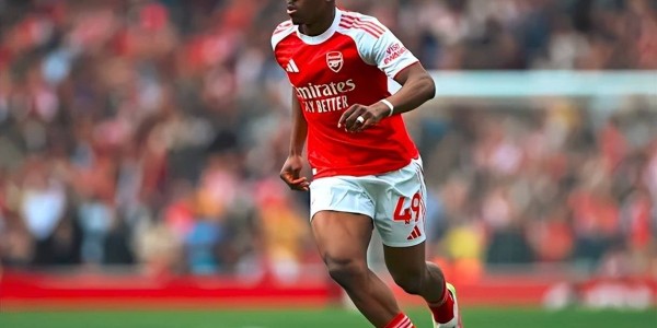 卢克肖接班人浮现！曼联锁定阿森纳全能后卫，枪手或为平账放人