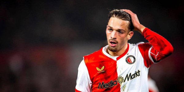 42岁范佩西率费耶诺德主场逼平阿贾克斯，华裔新星送点成关键