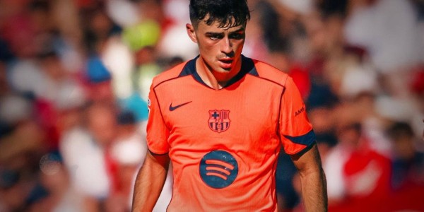 西甲排名大动荡！巴萨惨败失榜首，皇马领跑，马竞陷第6位