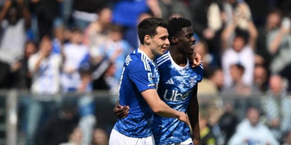 疯狂5连胜掀狂潮！法布雷加斯率科莫大黑马杀入欧冠区