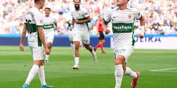 西甲争冠焦点！巴萨主场迎战埃尔切，榜首劲旅能否延续主场统治力？